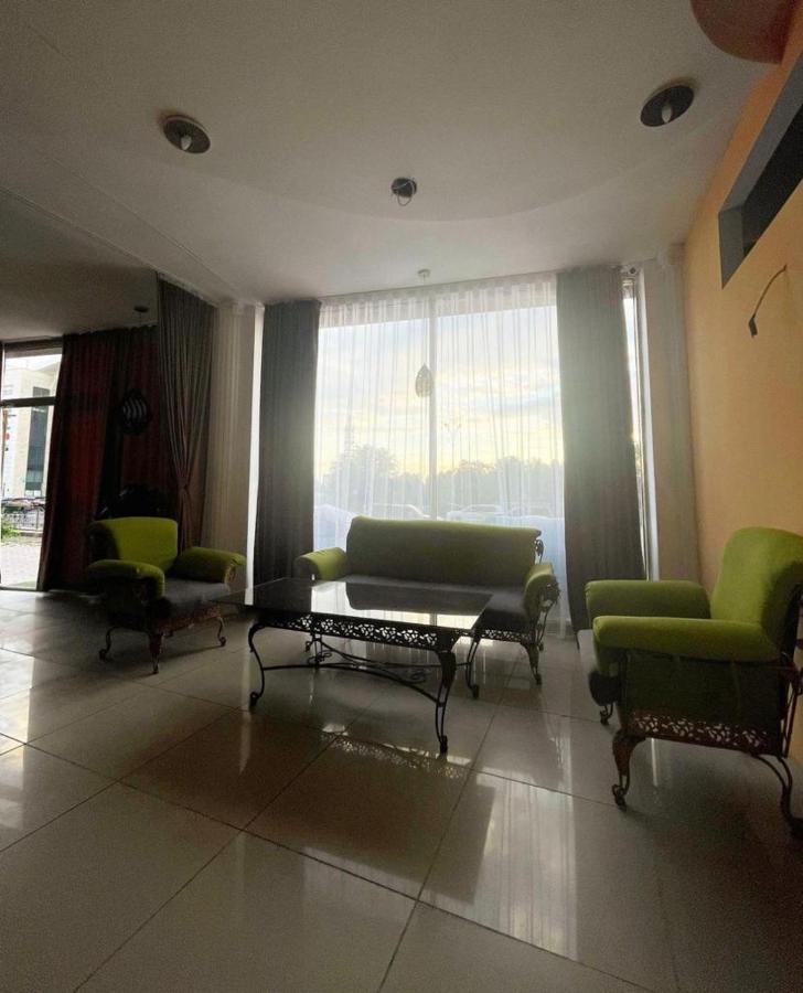 Fox Hostel Ałma Ata Zewnętrze zdjęcie